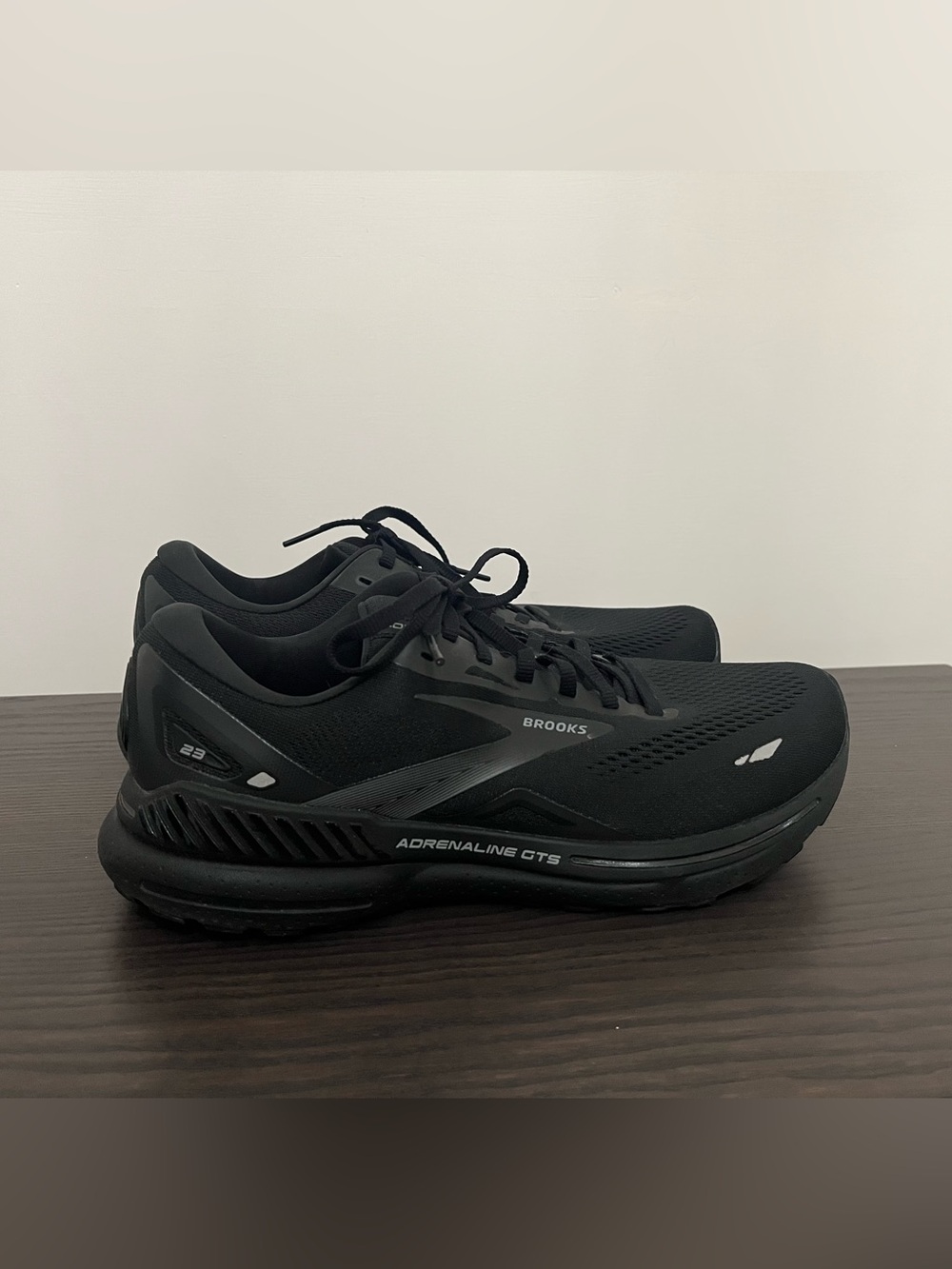 Brooks Men’s Adrenaline GTS 23 Running Shoes